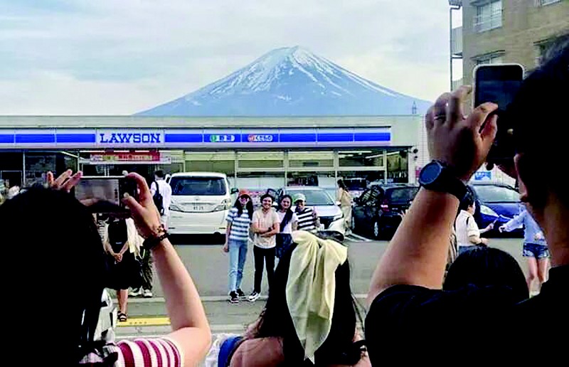 不堪游客打卡富士山之扰日本小镇拉黑网遮挡山景 A09版半岛晨报数字版